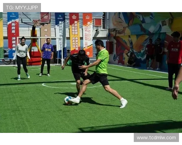 倒啤酒的足球明星如何在赛场与酒杯之间找到平衡与乐趣 倒啤酒的足球明星如何在赛场与酒杯之间找到平衡与乐趣